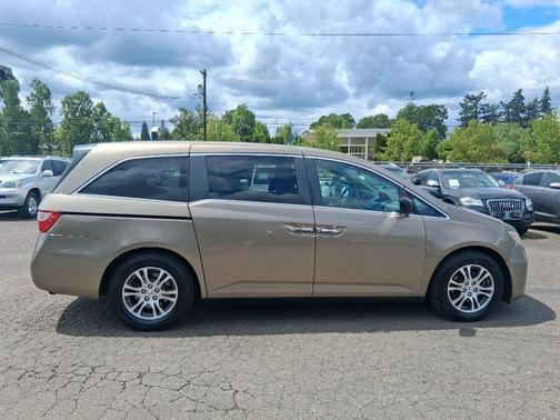 GOLD 2011 Honda Odyssey EX