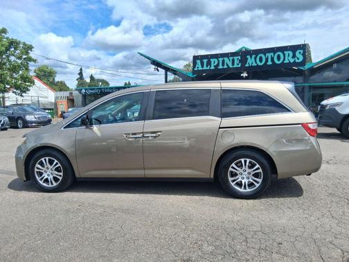 GOLD 2011 Honda Odyssey EX