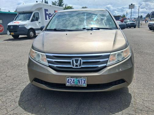 GOLD 2011 Honda Odyssey EX