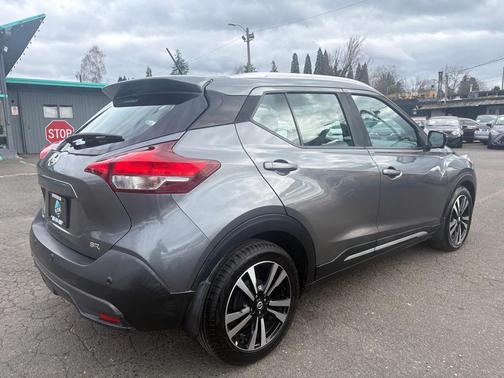 Gun Metallic 2020 Nissan Kicks SR