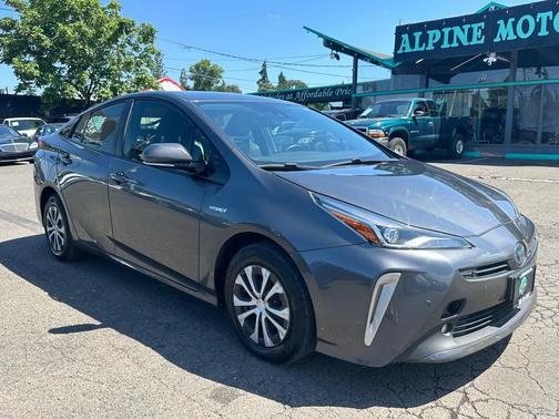 Magnetic Gray Metallic 2019 Toyota Prius XLE
