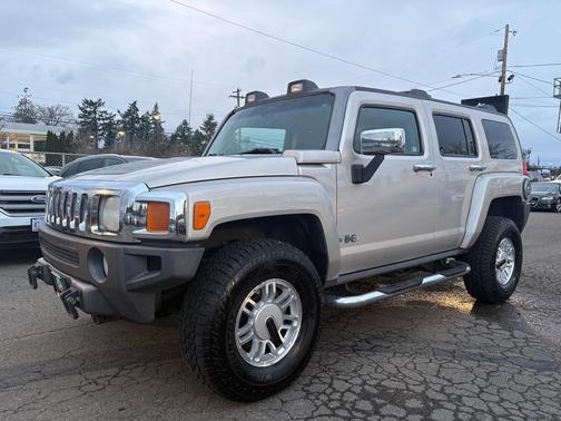 TAN 2006 Hummer H3 Base