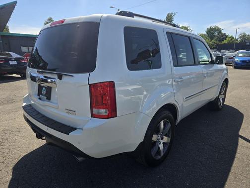 White Diamond Pearl 2012 Honda Pilot Touring