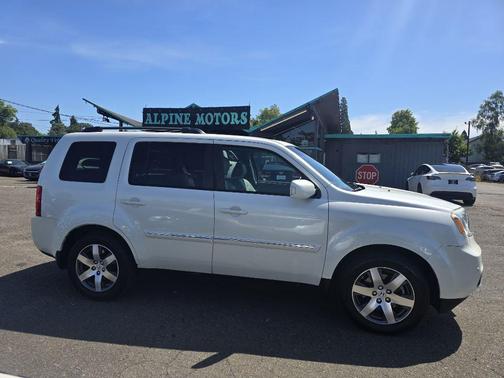 White Diamond Pearl 2012 Honda Pilot Touring