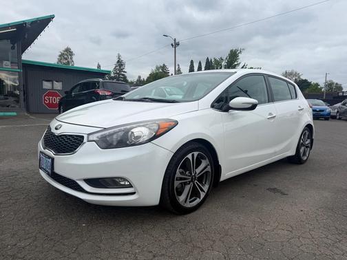 Snow White Pearl 2016 Kia Forte EX