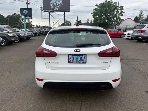 Snow White Pearl 2016 Kia Forte EX