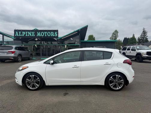 Snow White Pearl 2016 Kia Forte EX