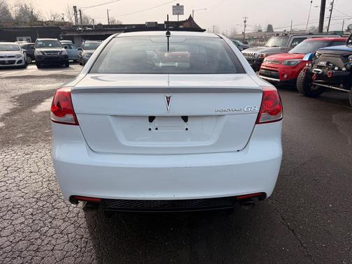 White Hot 2009 Pontiac G8