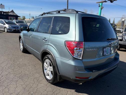Newport Blue Pearl 2009 Subaru Forester 2.5 X