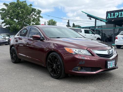 BURGUN 2013 Acura ILX 2.0L w/Premium Package