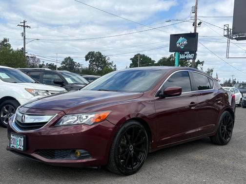 BURGUN 2013 Acura ILX 2.0L w/Premium Package