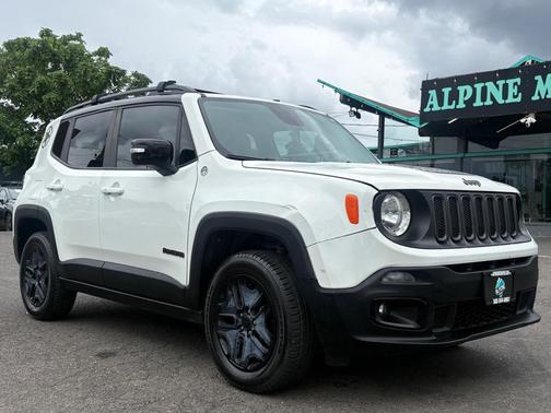 Alpine White 2017 Jeep Renegade Trailhawk
