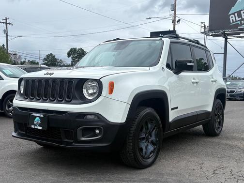 Alpine White 2017 Jeep Renegade Trailhawk