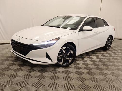 White 2023 Hyundai ELANTRA SEL