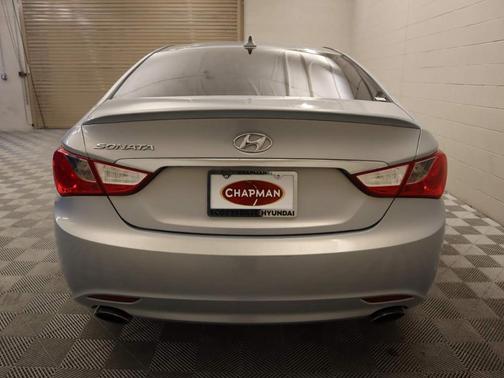 Photo 5 of 16 of 2013 Hyundai Sonata SE