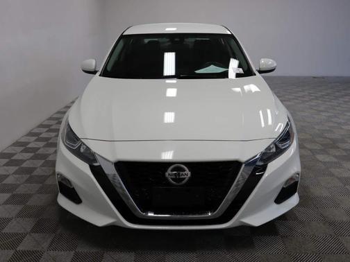Photo 2 of 16 of 2021 Nissan Altima 2.5 S