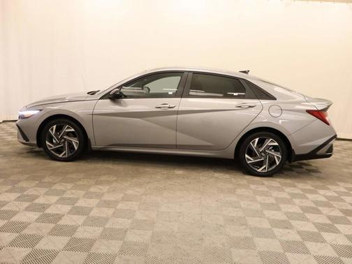 2025 Hyundai ELANTRA HEV SEL Sport