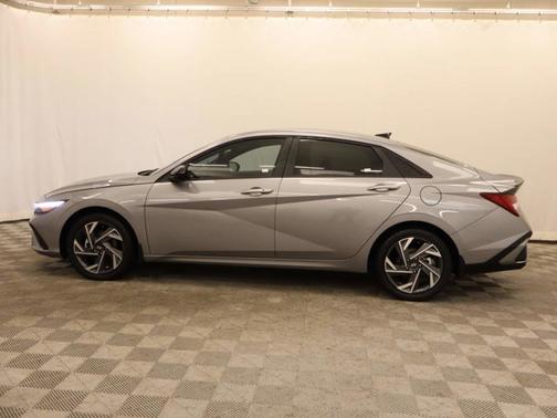 2025 Hyundai ELANTRA HEV SEL Sport