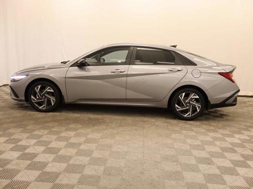 2025 Hyundai ELANTRA HEV SEL Sport