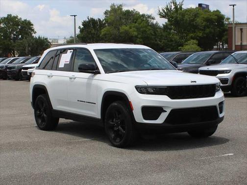 2022 Jeep Grand Cherokee Altitude 4x2
