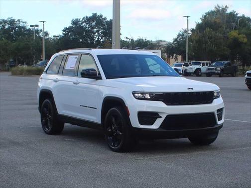 2023 Jeep Grand Cherokee Altitude 4x4