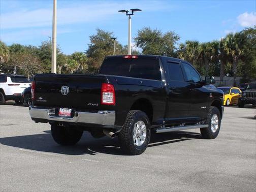 2022 RAM 2500 Big Horn Crew Cab 4x4 64' Box
