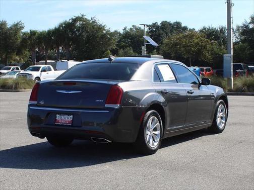 2023 Chrysler 300 Touring