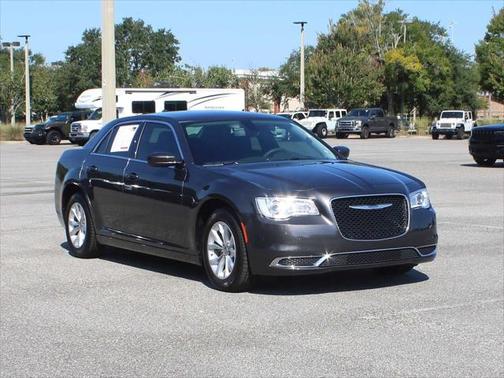 2023 Chrysler 300 Touring