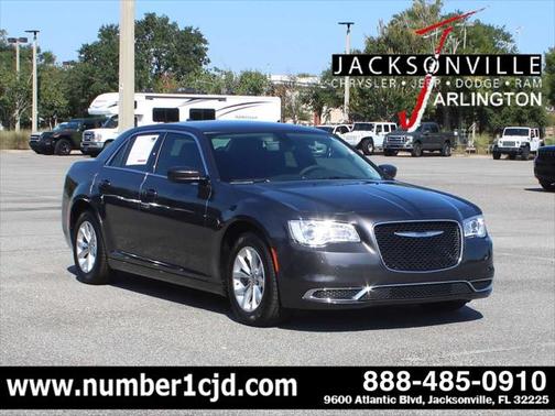 2023 Chrysler 300 Touring