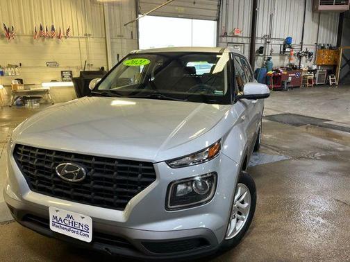 Stellar Silver 2021 Hyundai VENUE SE