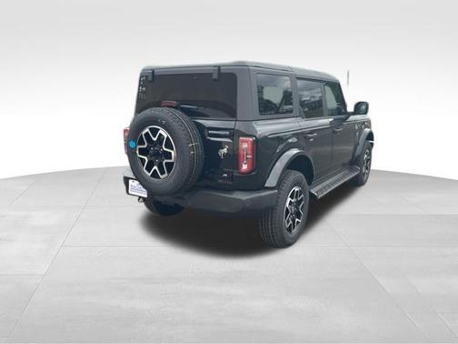 Shadow Black 2026 Ford Bronco Outer Banks