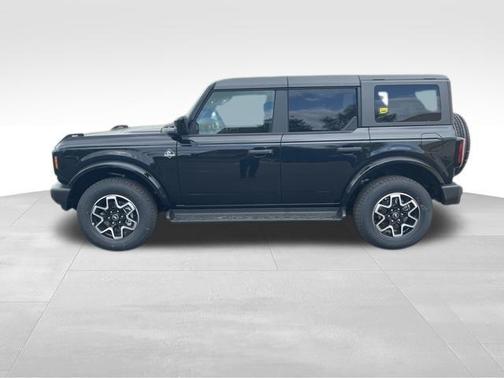 Shadow Black 2026 Ford Bronco Outer Banks