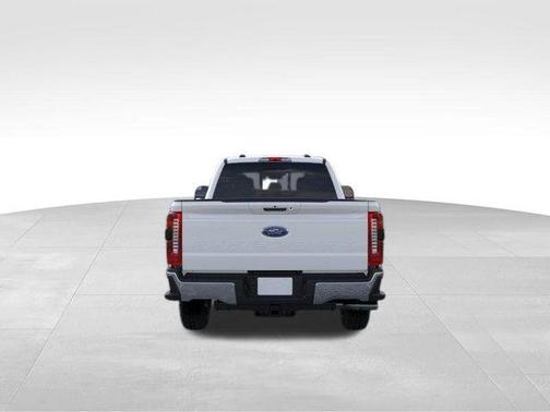 Oxford White 2026 Ford F-350 Lariat Super Duty