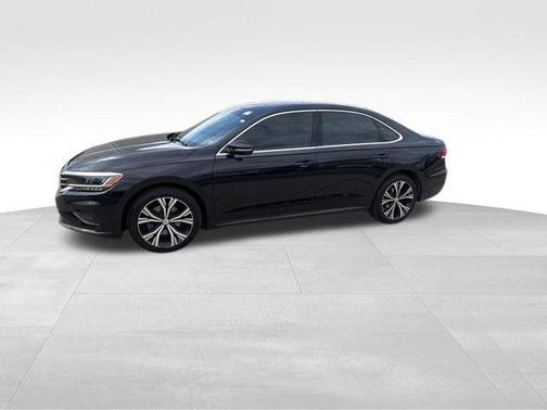 Deep Black Pearl Effect 2022 Volkswagen Passat 2.0T SE