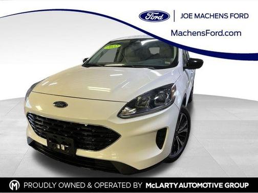 White Metallic 2022 Ford Escape SE