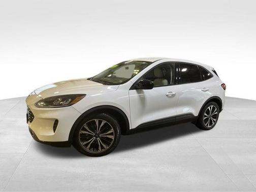 White Metallic 2022 Ford Escape SE