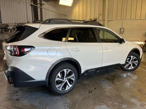 Crystal White Pearl 2021 Subaru Outback Limited XT