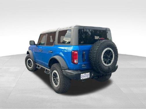Velocity Blue Metallic 2024 Ford Bronco Black Diamond