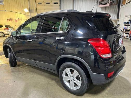 Mosaic Black Metallic 2017 Chevrolet Trax LT
