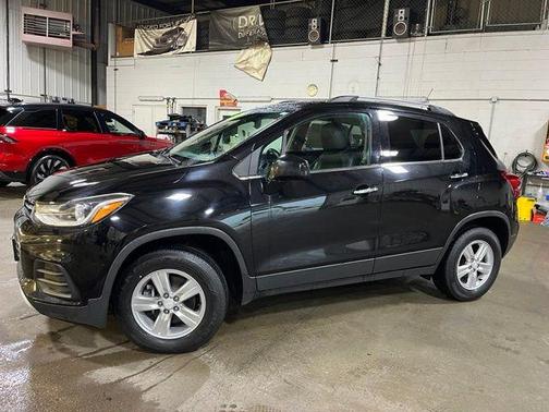 Mosaic Black Metallic 2017 Chevrolet Trax LT