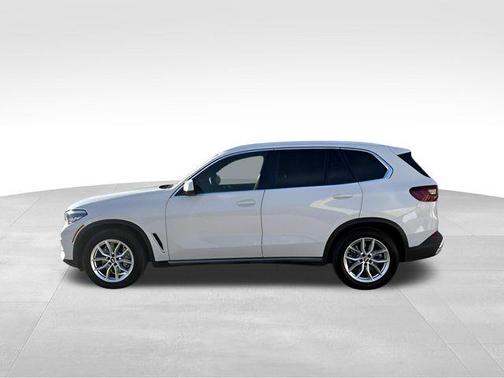 Alpine White 2023 BMW X5 xDrive40i