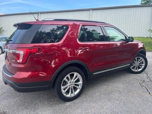Ruby Red Metallic 2018 Ford Explorer XLT