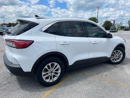 Oxford White 2021 Ford Escape SE