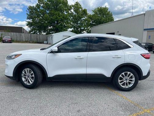 Oxford White 2021 Ford Escape SE