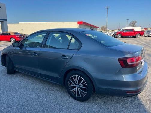 Platinum Gray Metallic 2018 Volkswagen Jetta 1.4T Wolfsburg Edition