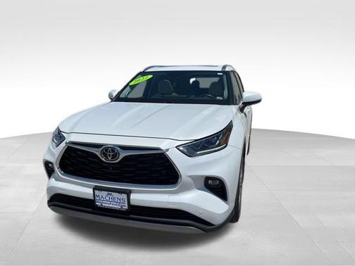 2022 Toyota Highlander Platinum