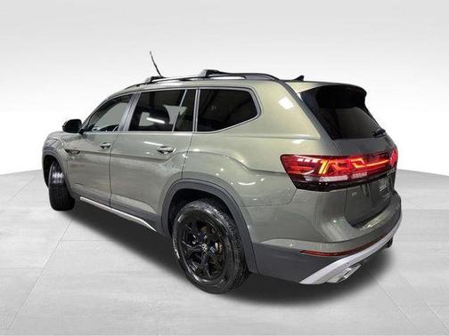 Avocado Green 2024 Volkswagen Atlas 2.0T Peak Edition SE w/Technology