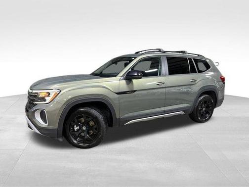 Avocado Green 2024 Volkswagen Atlas 2.0T Peak Edition SE w/Technology