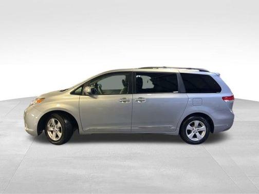 2014 Toyota Sienna LE