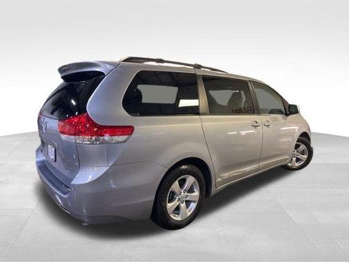 2014 Toyota Sienna LE